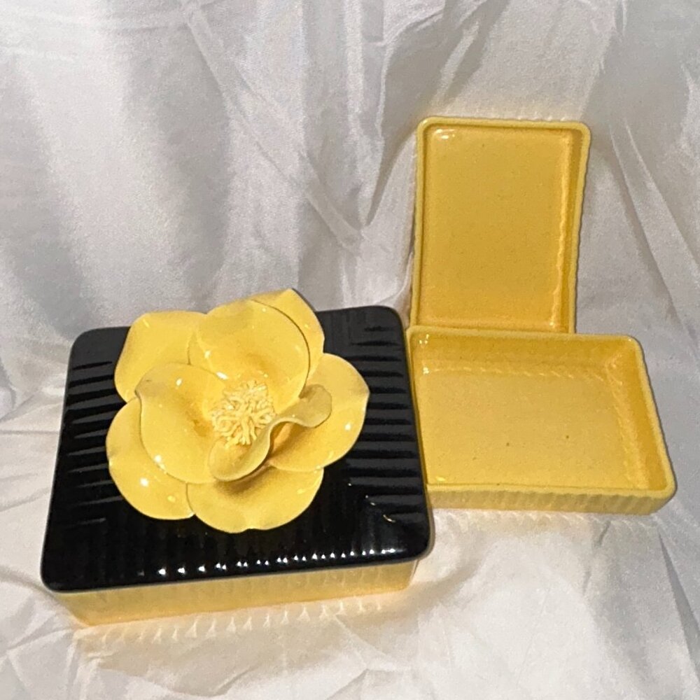 Ceramic Rose Trinket Dresser Set